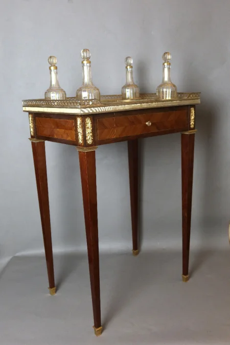 Table de salon et son orfèvrerie Boin-Taburet