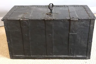 NUREMBERG CHEST