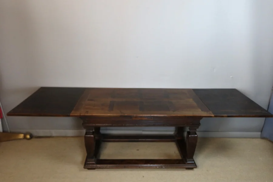 Table à allonges style Renaissance XIXème