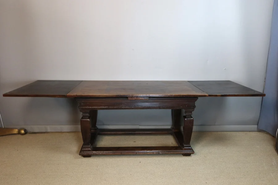 Table à allonges style Renaissance XIXème