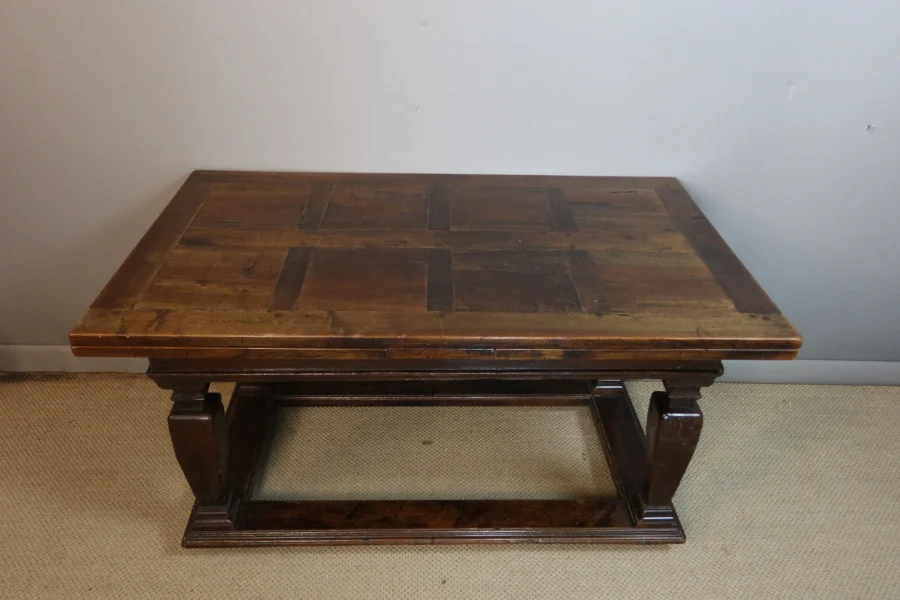 Table à allonges style Renaissance XIXème