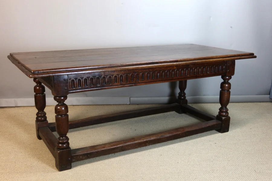 Table style Renaissance XIXème siècle