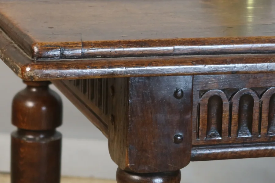 Table style Renaissance XIXème siècle