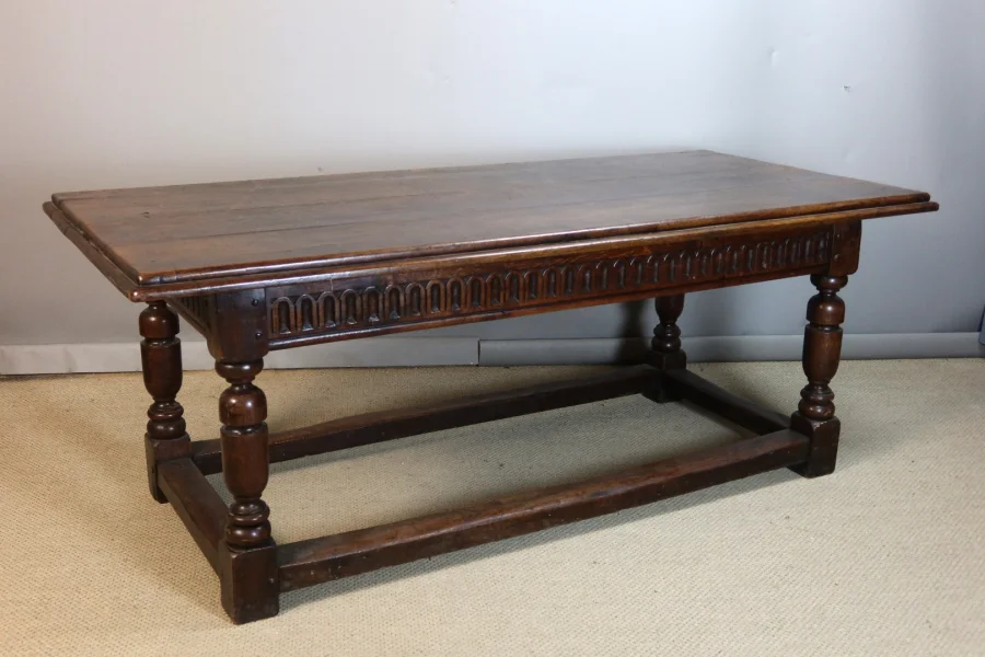 Table style Renaissance XIXème siècle