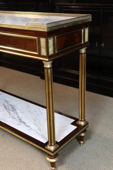CONSOLETAFEL UIT DE PERIODE VAN LOUIS XVI
