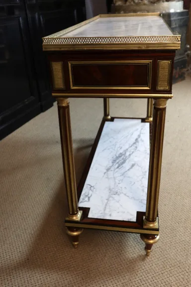 CONSOLETAFEL UIT DE PERIODE VAN LOUIS XVI