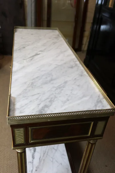 CONSOLETAFEL UIT DE PERIODE VAN LOUIS XVI