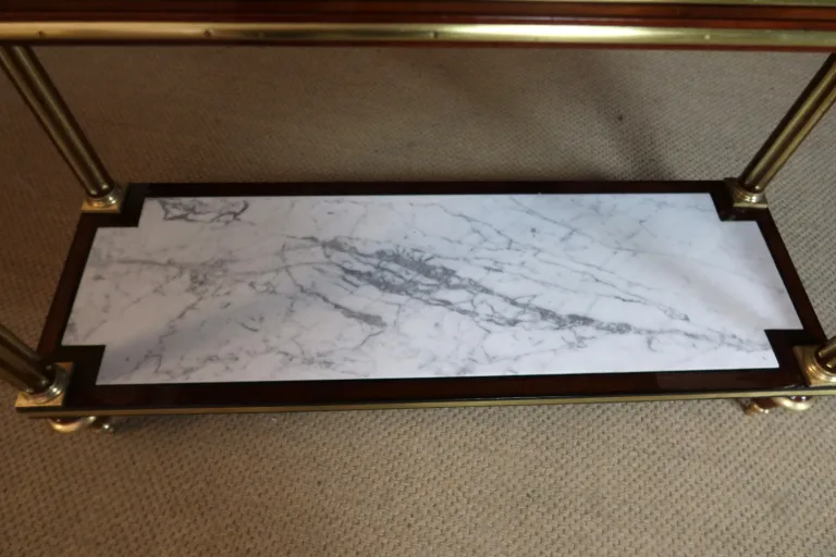 CONSOLETAFEL UIT DE PERIODE VAN LOUIS XVI