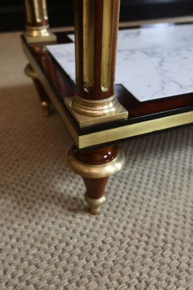 CONSOLETAFEL UIT DE PERIODE VAN LOUIS XVI