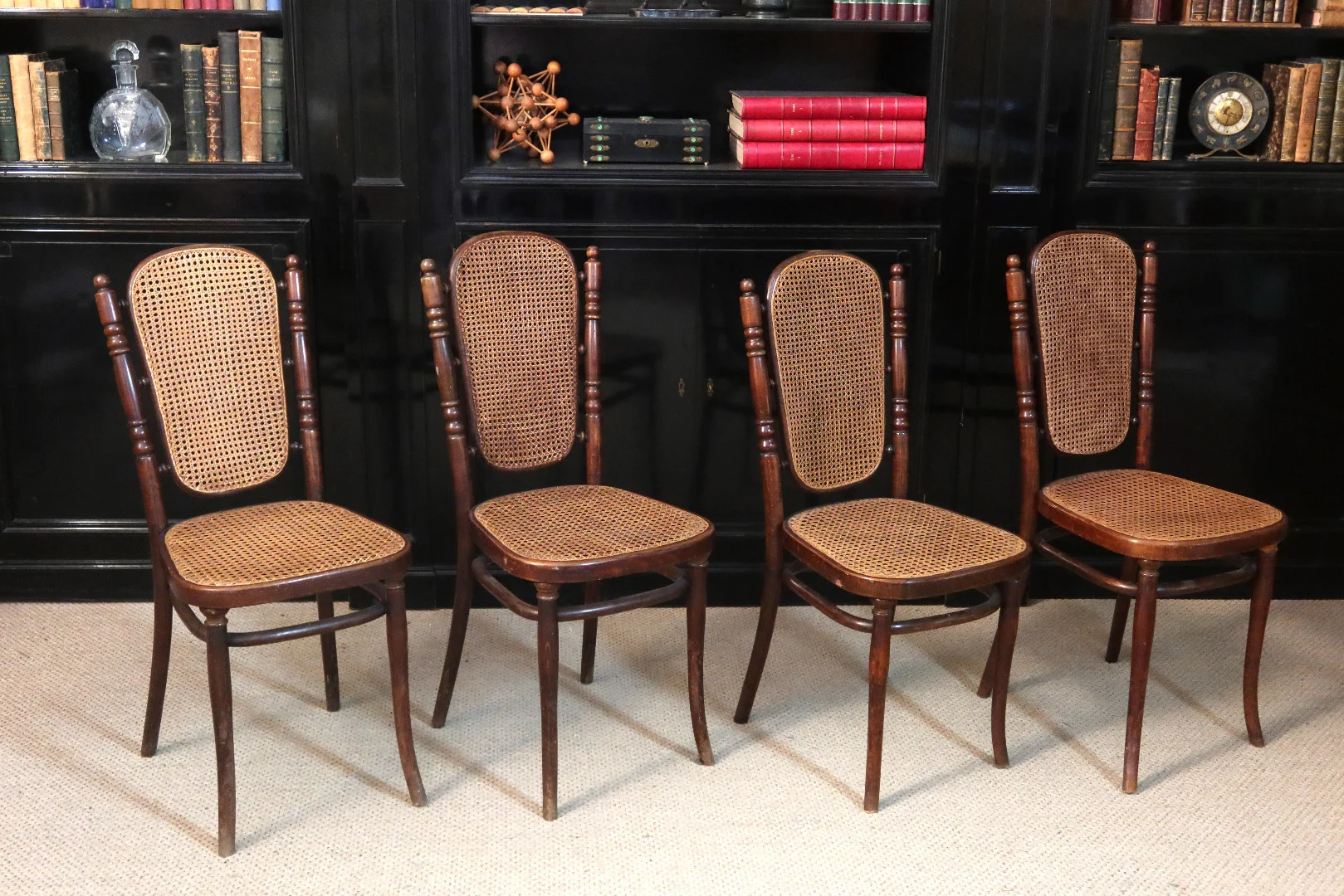 THONET-STÜHLE