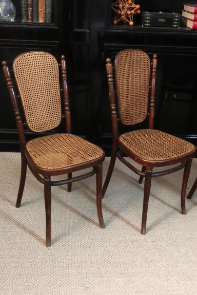 THONET-STÜHLE