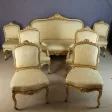SALON EN BOIS DORE