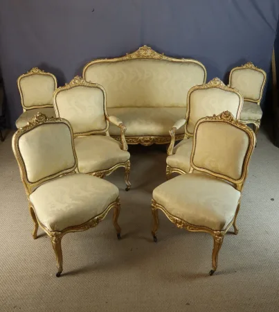 SALON EN BOIS DORE — Bon état