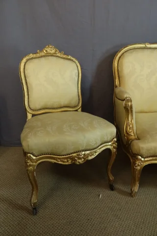 SALON EN BOIS DORE — Bon état