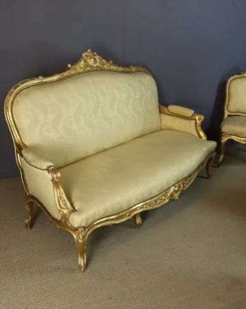 SALON EN BOIS DORE — Bon état