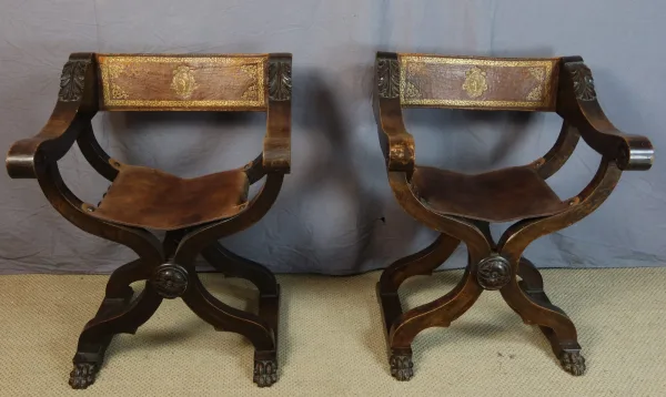 FAUTEUILS CURULE XIX SIECLE — Bon état