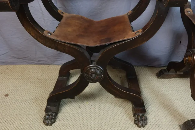 FAUTEUILS CURULE XIX SIECLE — Bon état