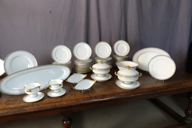 Service de table en porcelaine XIX 112 pièces signées Hache Pépin-Lehalleur — Very good condition
