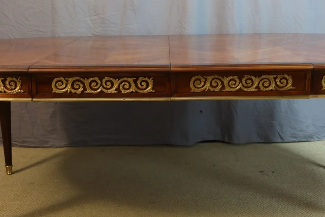 TABLE DE SALLE A MANGER — Excellent état