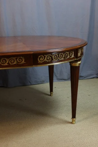 TABLE DE SALLE A MANGER — Excellent état