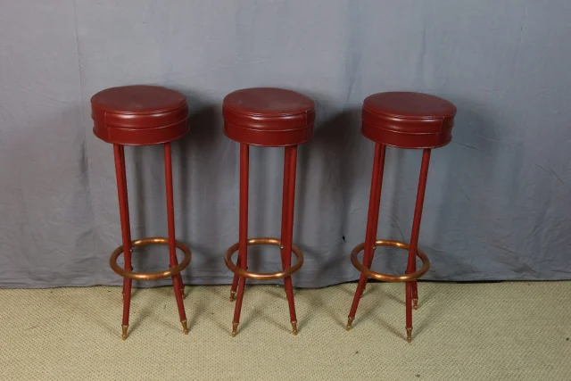 Conjunto de tres taburetes de bar — Muy buen estado