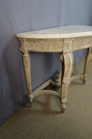 Painted console table — Good condition