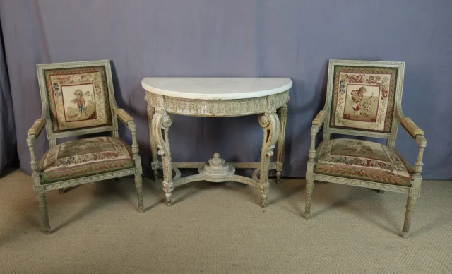 Painted console table — Good condition