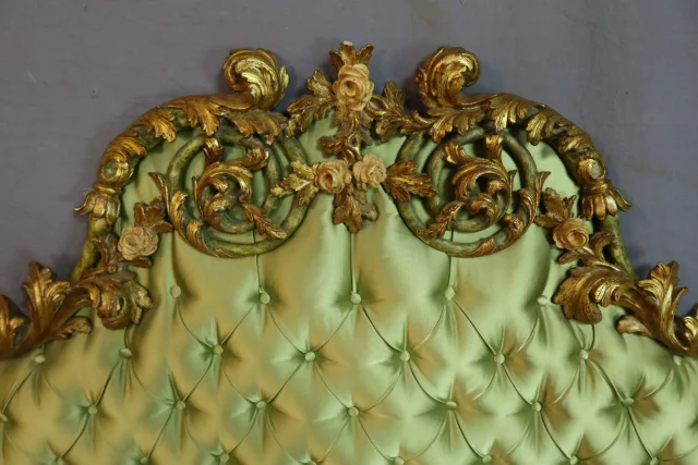 Rocaille Bed XX — Redelijke staat