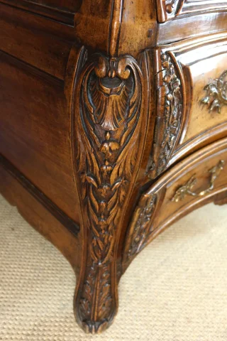 18th-Century Lyonnaise Chest of Drawers — Very good condition