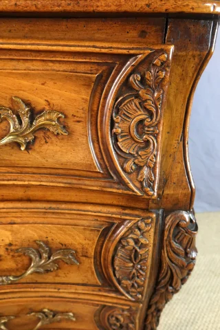 18th-Century Lyonnaise Chest of Drawers — Very good condition