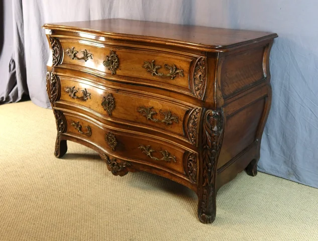 18th-Century Lyonnaise Chest of Drawers — Very good condition