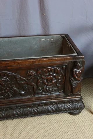 Jardinière in noten in renaissancestijl — Goede staat