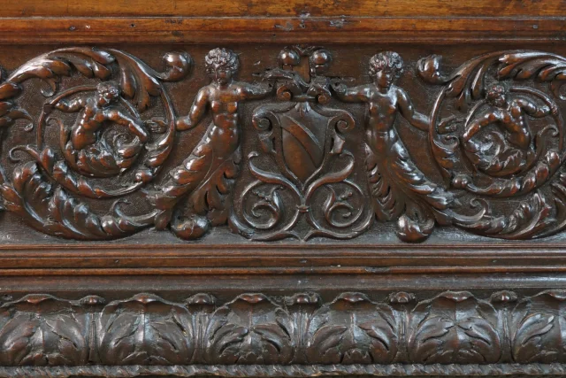 Jardinière in noten in renaissancestijl — Goede staat