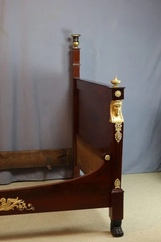 Cama de época Imperio — Restauré