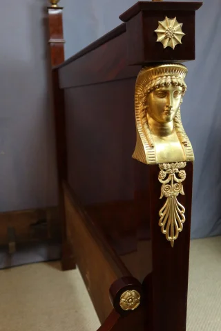Cama de época Imperio — Restauré