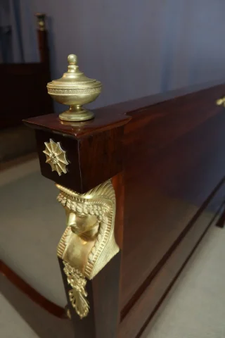 Cama de época Imperio — Restauré