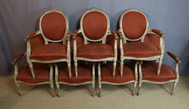Set van Zeven Louis XVI Fauteuils — Redelijke staat