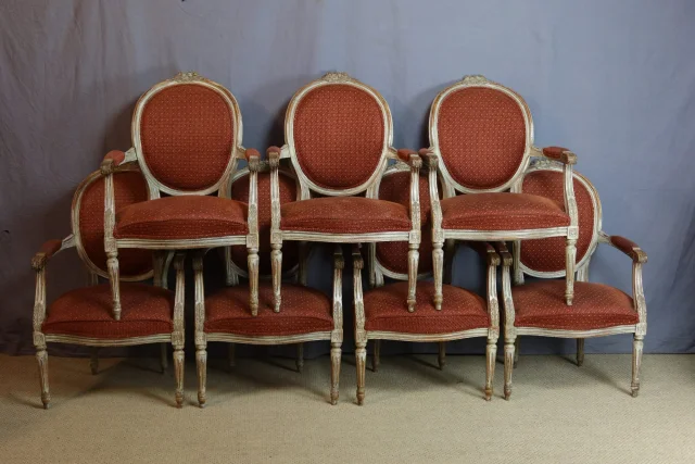 Set van Zeven Louis XVI Fauteuils — Redelijke staat