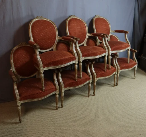 Set van Zeven Louis XVI Fauteuils — Redelijke staat