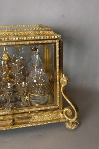 Gilt bronze liqueur cabinet, Napoléon III period — Very good condition