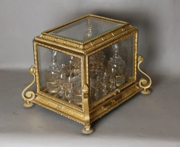 Gilt bronze liqueur cabinet, Napoléon III period — Very good condition