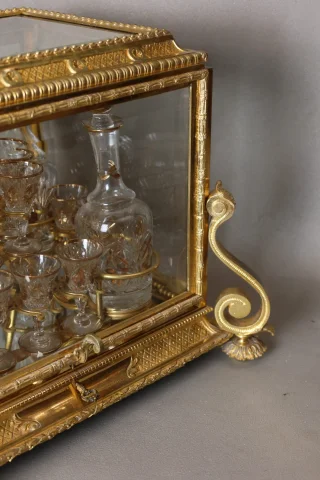 Gilt bronze liqueur cabinet, Napoléon III period — Very good condition