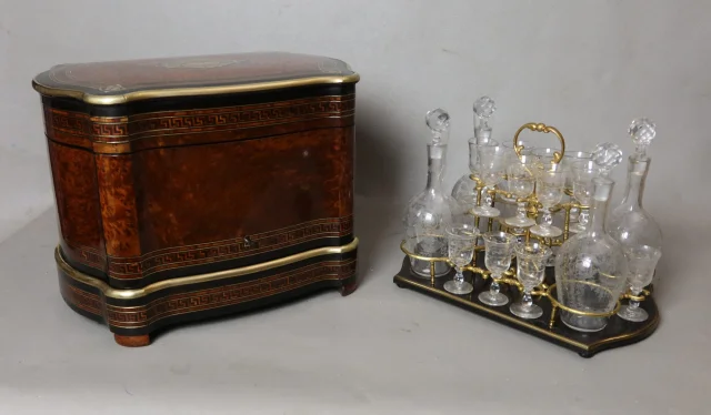 Cave à liqueur firmada Tahan à Paris — Excelente estado