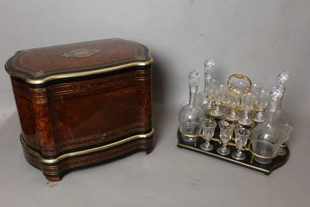 Cave à liqueur firmada Tahan à Paris — Excelente estado