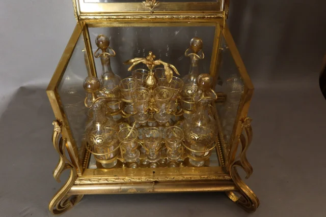 Napoléon-III-Likörkasten aus vergoldetem Bronze — Sehr guter Zustand