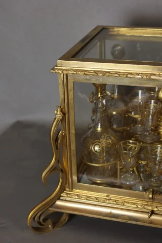 Napoléon-III-Likörkasten aus vergoldetem Bronze — Sehr guter Zustand