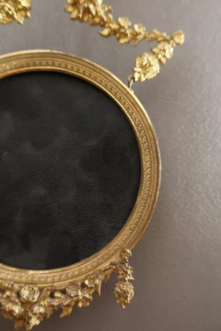 Marco para foto en bronce dorado, época Napoléon III — Excelente estado