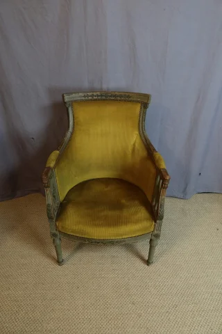 SALON EN BOIS PEINT — À restaurer