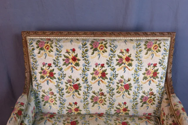 Großer Fauteuil oder Marquise — Restaurierungsbedürftig