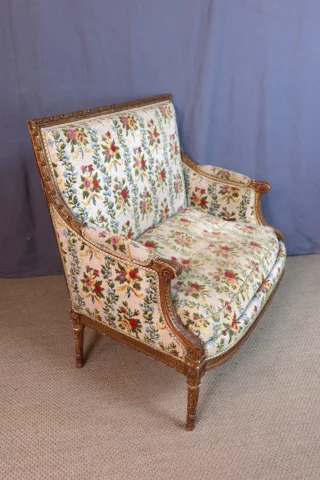 Großer Fauteuil oder Marquise — Restaurierungsbedürftig